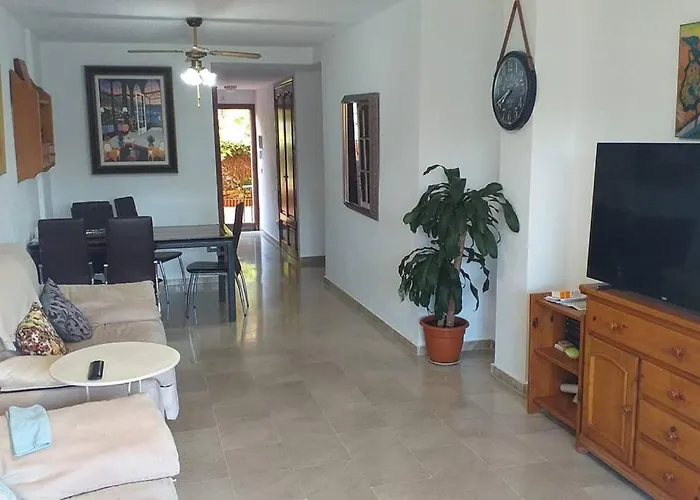Planta Baja Cerca De La Playa Casares Costa